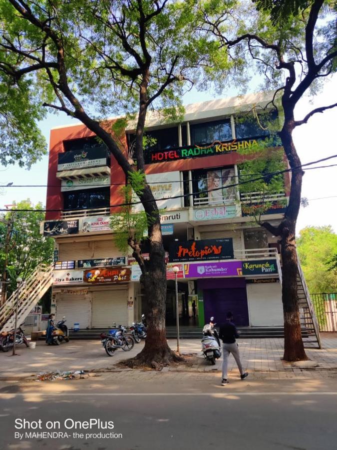 Hotel Radha Krishna Ананд Екстер'єр фото